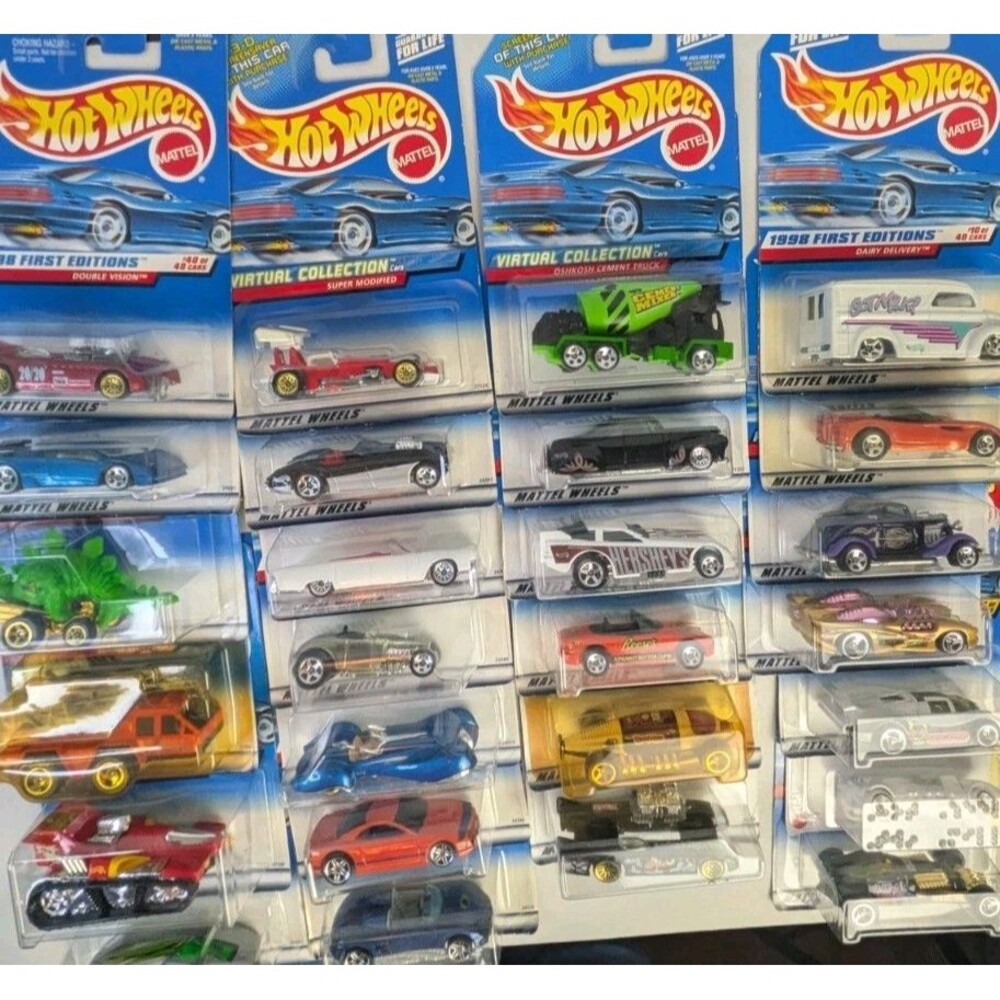 Hot Wheels Mix Lot of 26 Hersheys Lincoln Lamborghini Cartoon Terrorific Premium